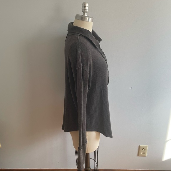 We the Free Anakin Thermal Top for Women- Charcoal- Oversized- Size Small - Picture 5 of 10